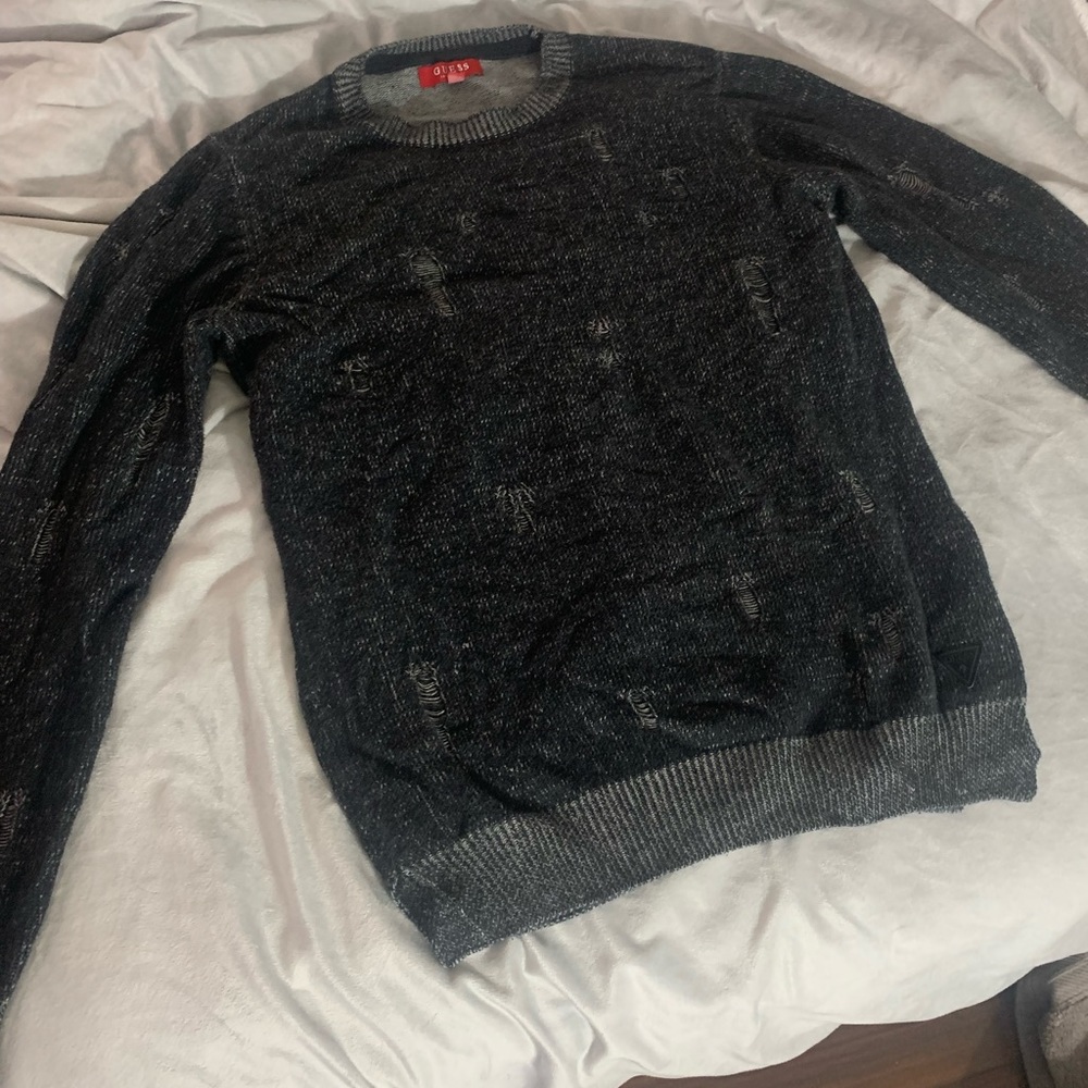 Mens guess sweater. Size large.